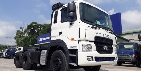 Đầu kéo Hyundai HD1000, Giá xe đầu kéo 2 cầu, Động cơ Euro 5, dung tích 11L. Công suất 410ps 2000 v/ph, Mô men xoắn 188 N.m 1200 v/ph