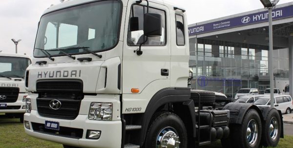 Đầu kéo Hyundai HD1000, Giá xe đầu kéo 2 cầu, Động cơ Euro 5, dung tích 11L. Công suất 410ps 2000 v/ph, Mô men xoắn 188 N.m 1200 v/ph