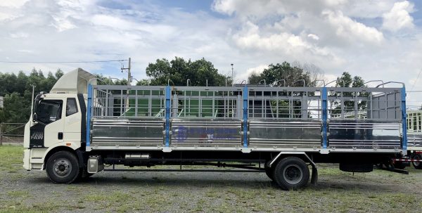 xe tải faw 7t thùng 9m6, xe tải thùng siêu dài 10m, động cơ weichai Công suất 120Kw tại 2.600 v/ph, mô men xoắn 560N.m 1.200-1.800 v/ph