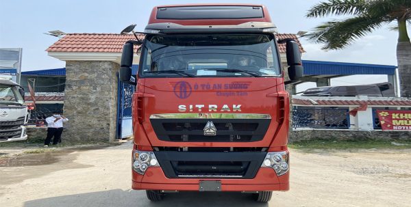 mặt trước đầu kéo Sitrak 2 cầu